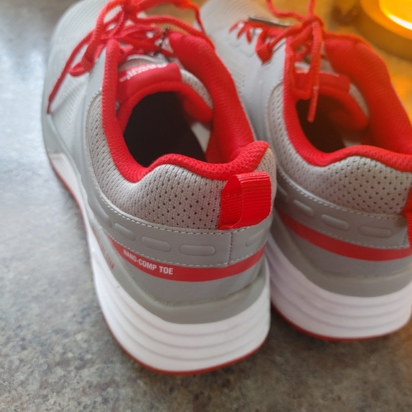 Men's Gray and Red George Shoes With Composit Toe, Size 9.5 - Picture 3 of 5